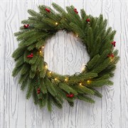 NEON-NIGHT Еловый венок с ягодами и гирляндой Ø 45 см, 20 LED, 2 х АА, литой, теплое белое свечение 307-150